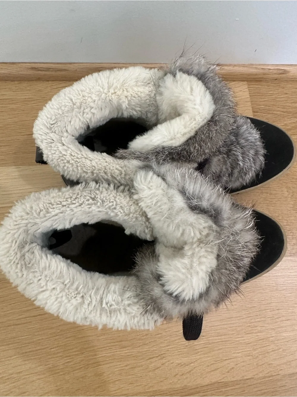 Cougar Black Faux-Fur Trim Waterproof Winter Ankle Boots with Tan Sole, Size 8